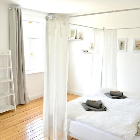 White Midsommar - Stilvolle Wohnung, 3 Schlafzimmer, Wohnzimmer, Kueche Landshut Buitenkant foto