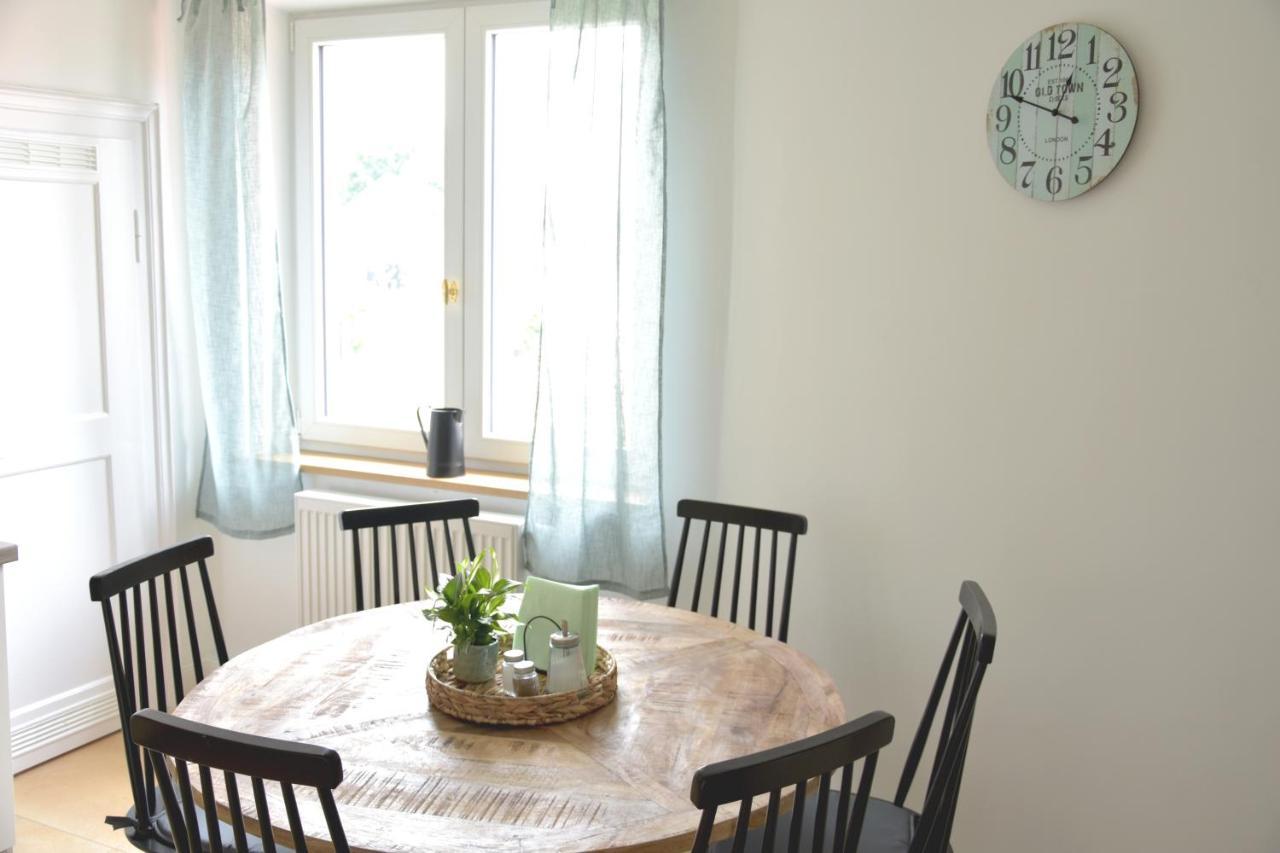 White Midsommar - Stilvolle Wohnung, 3 Schlafzimmer, Wohnzimmer, Kueche Landshut Buitenkant foto