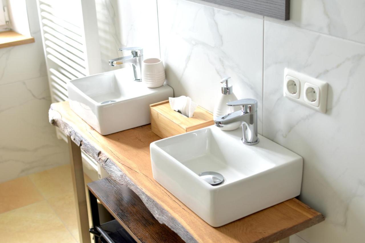 White Midsommar - Stilvolle Wohnung, 3 Schlafzimmer, Wohnzimmer, Kueche Landshut Buitenkant foto